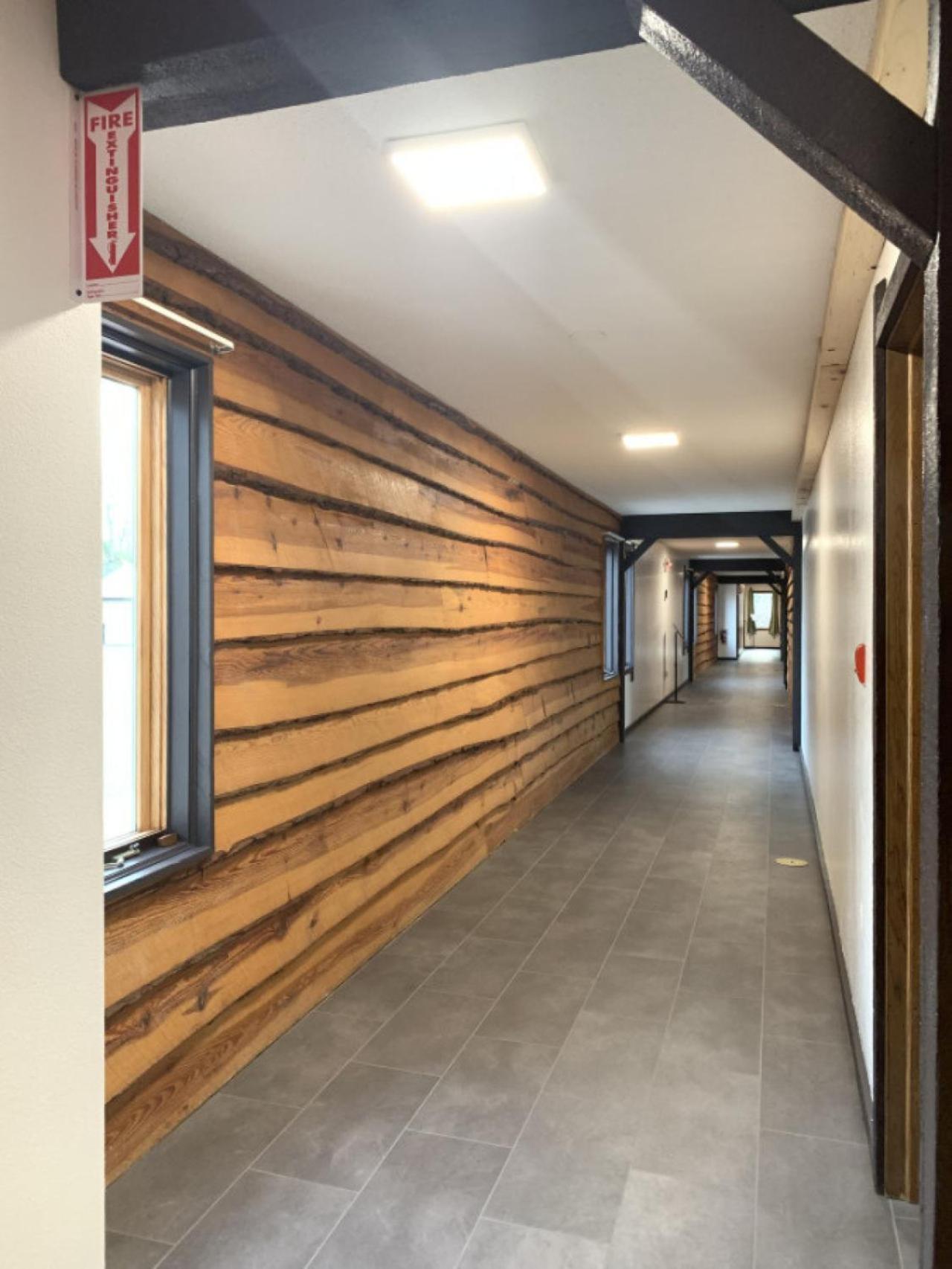 Bridge Inn Tomhawk - 2Nd Floor, 1 King Size Bed, Balcony, River View Tomahawk エクステリア 写真